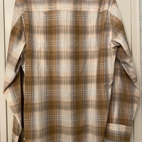 Tommy Bahamas- long sleeve - very good condition. Size Medium - Picture 3 of 4